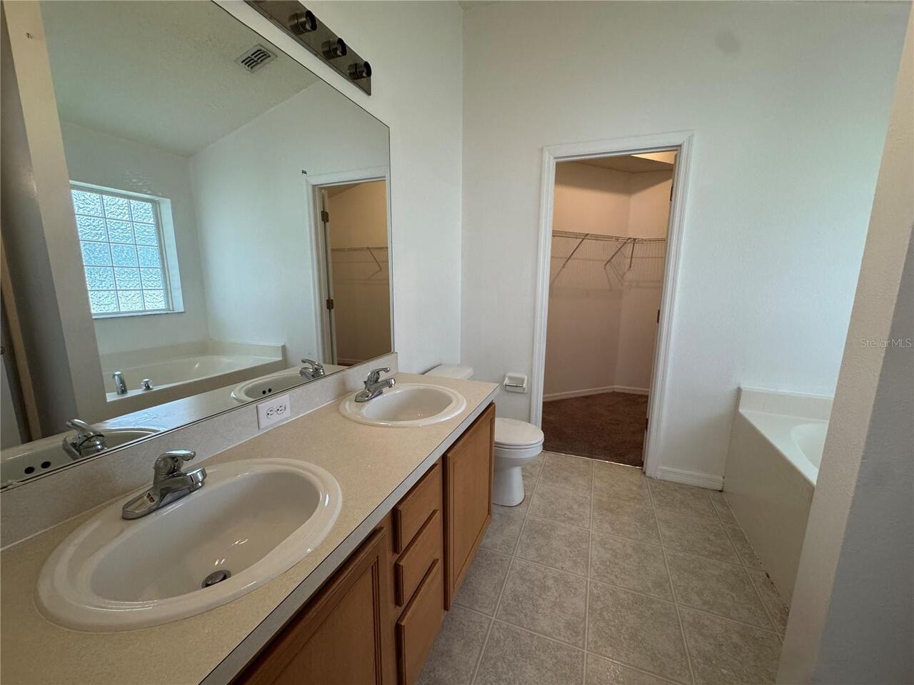 Listing Photo 11