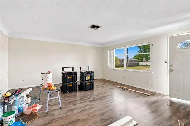 Listing Photo 10