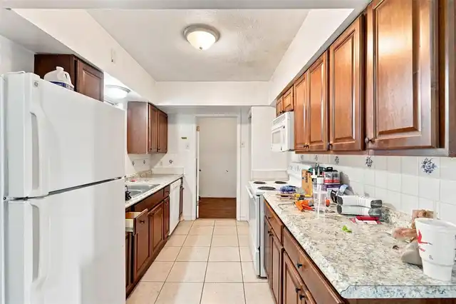 Listing Photo 12