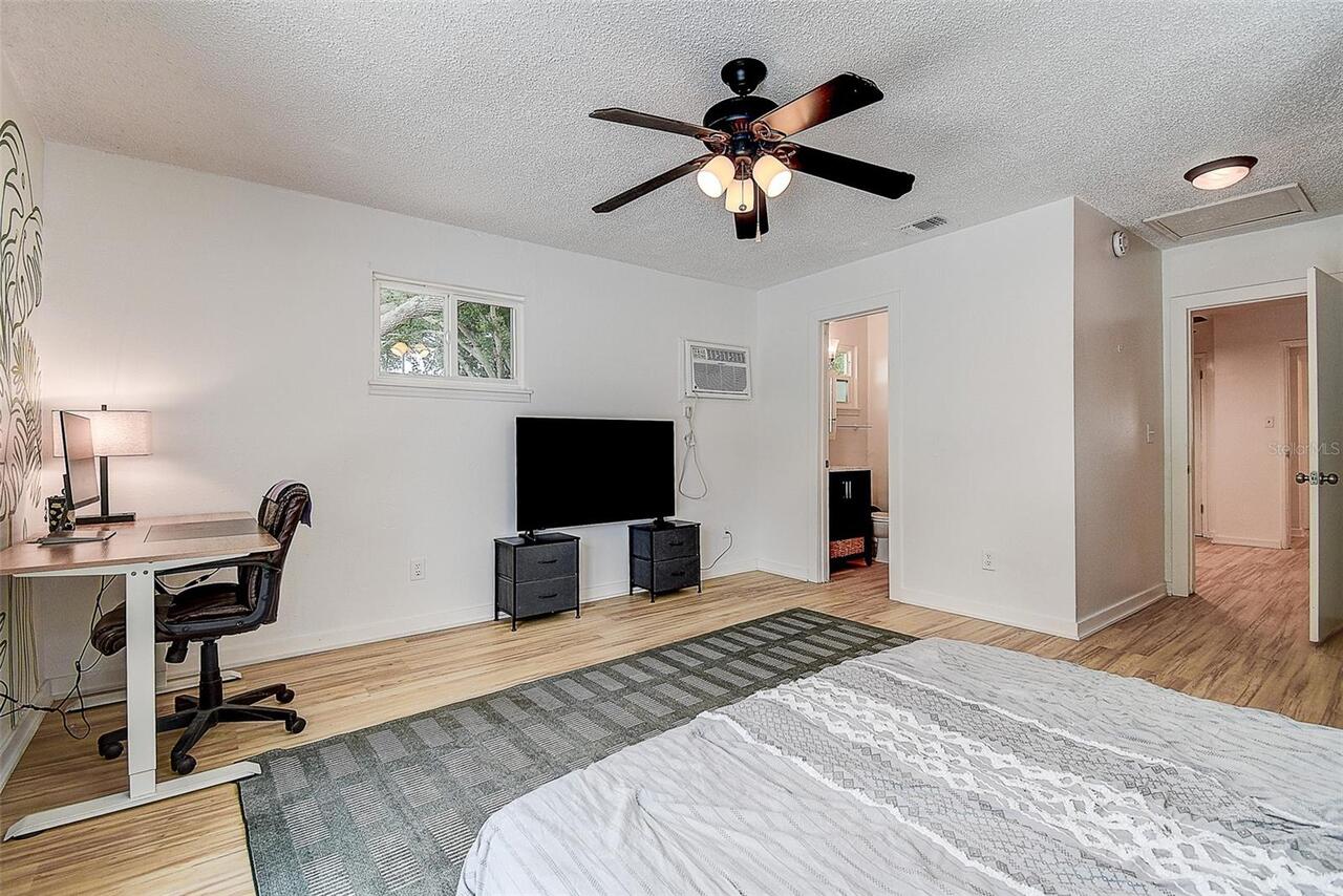 Listing Photo 24