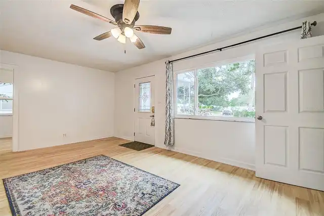 Listing Photo 7
