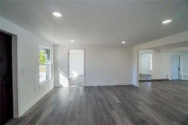 Listing Photo 6