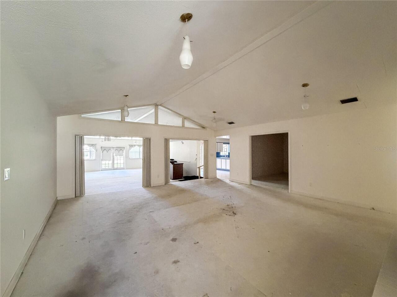 Listing Photo 10