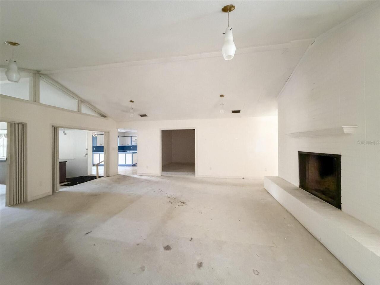 Listing Photo 12