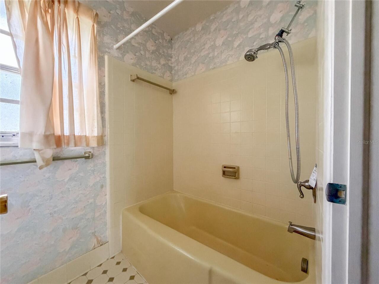 Listing Photo 34
