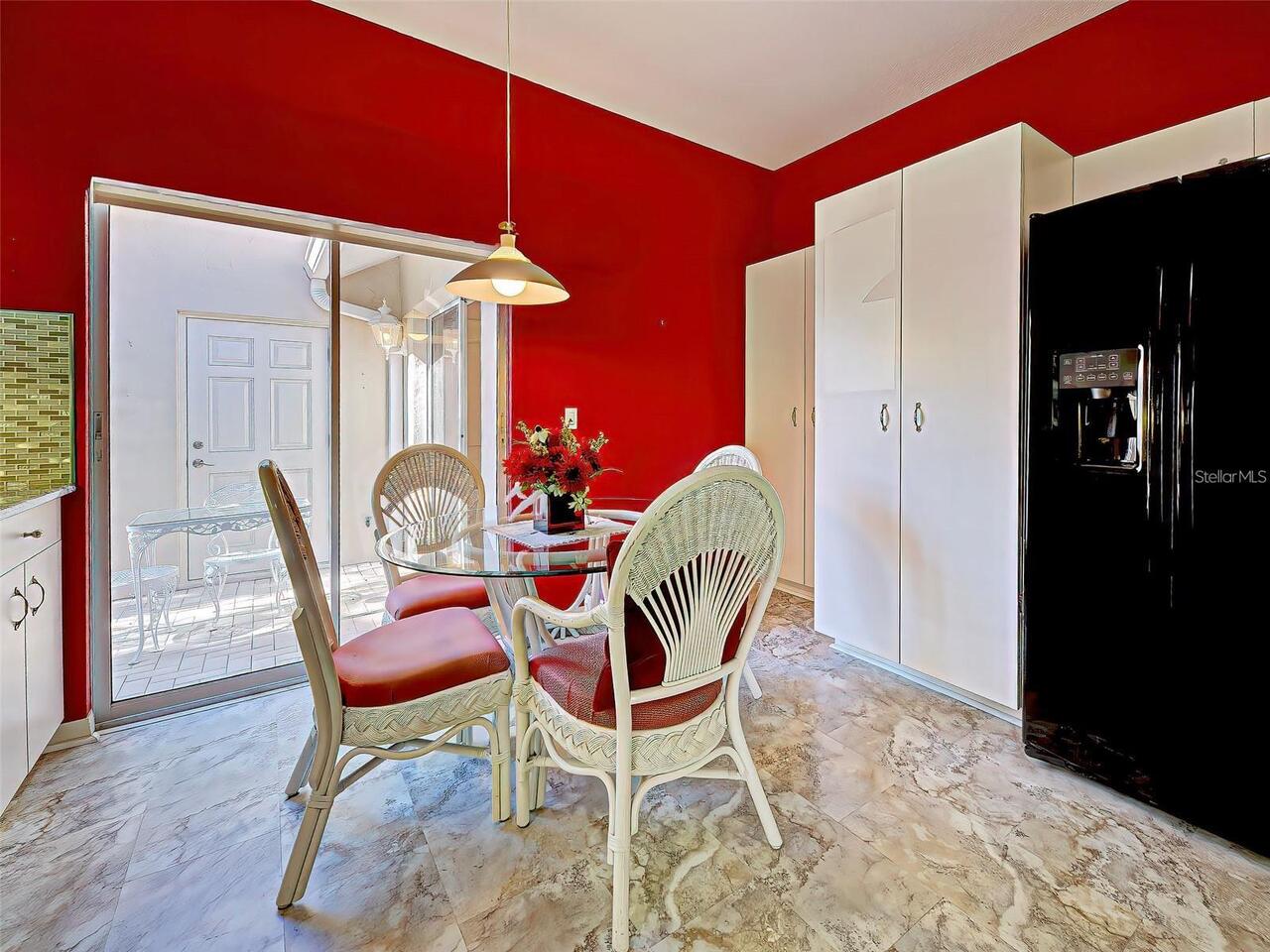 Listing Photo 11