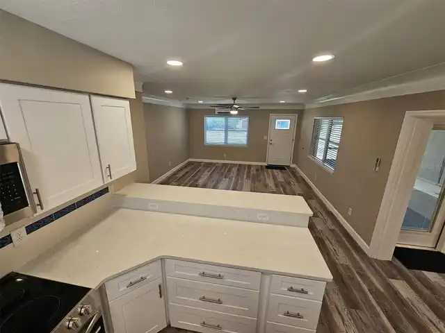 Listing Photo 11