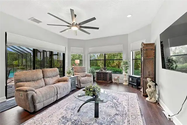 Listing Photo 25