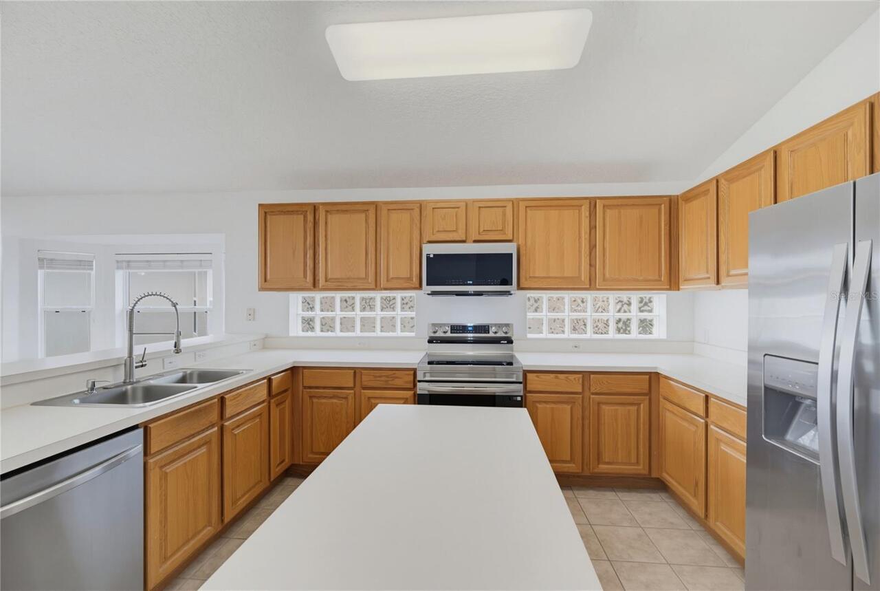 Listing Photo 11