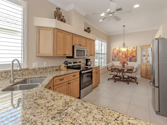 Listing Photo 12