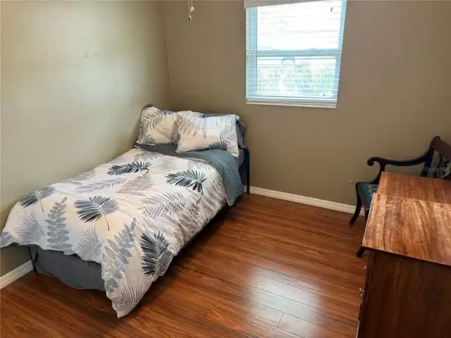 Listing Photo 12