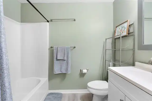 Listing Photo 24