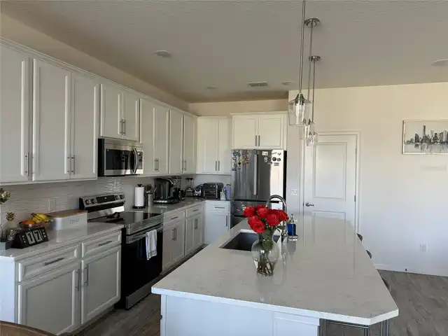 Listing Photo 10