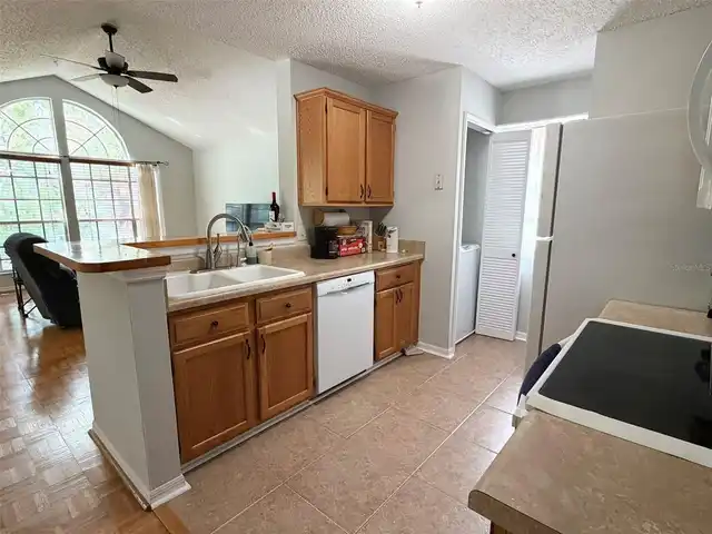Listing Photo 8