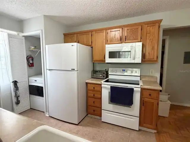 Listing Photo 9