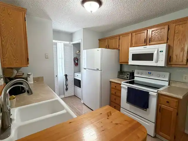 Listing Photo 10