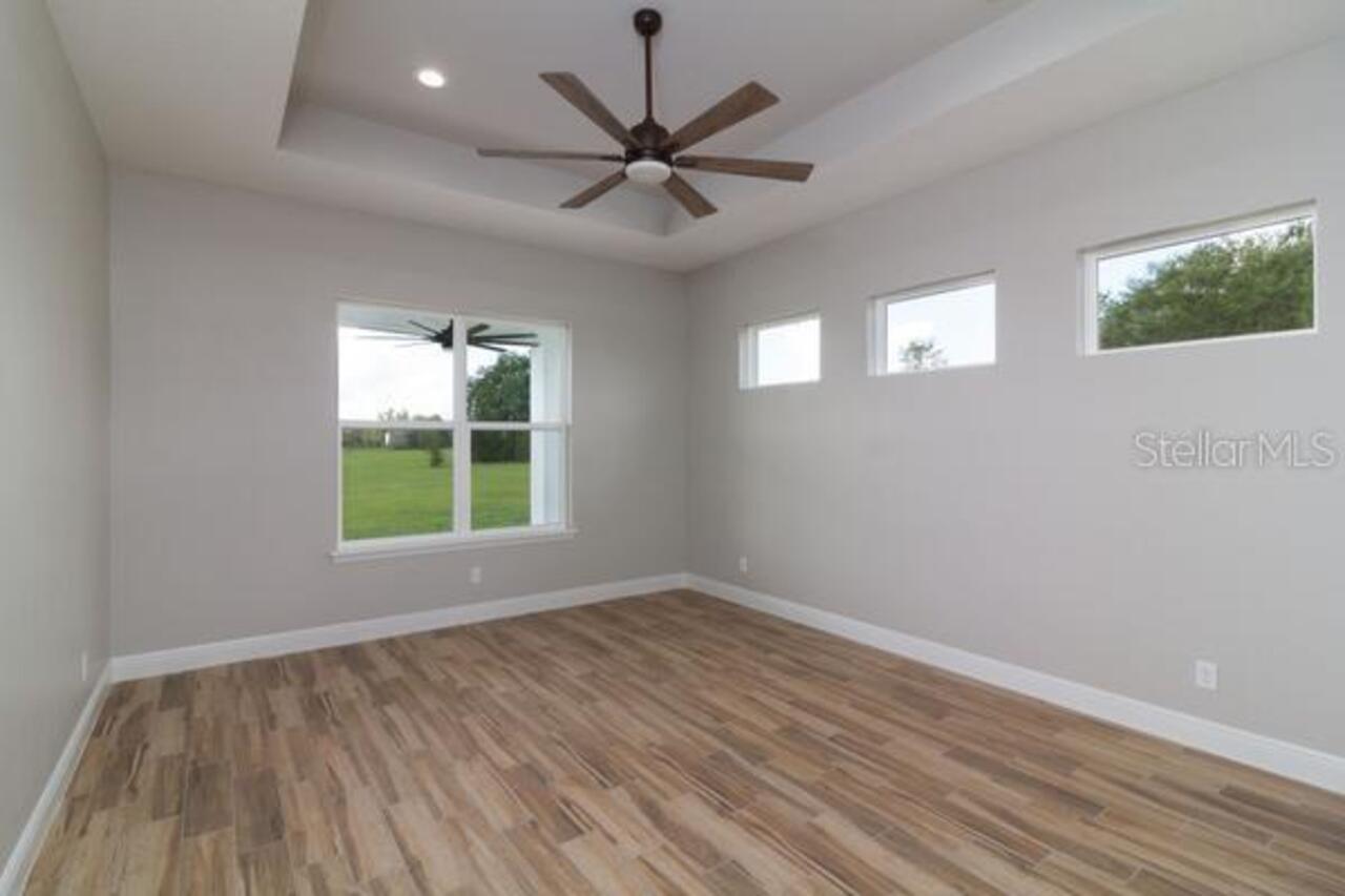 Listing Photo 11