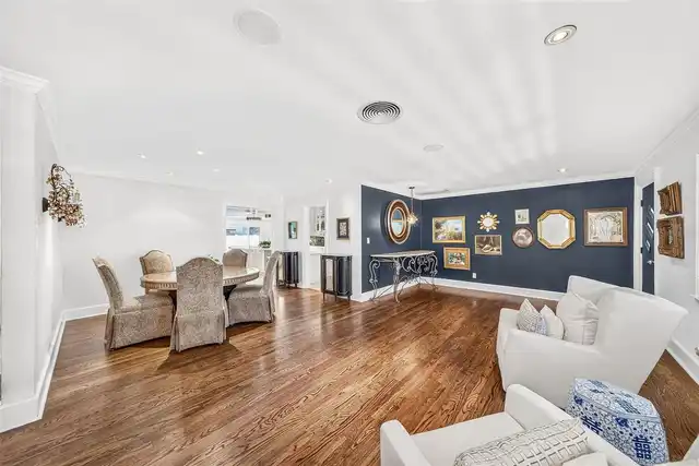 Listing Photo 11