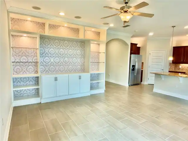 Listing Photo 14