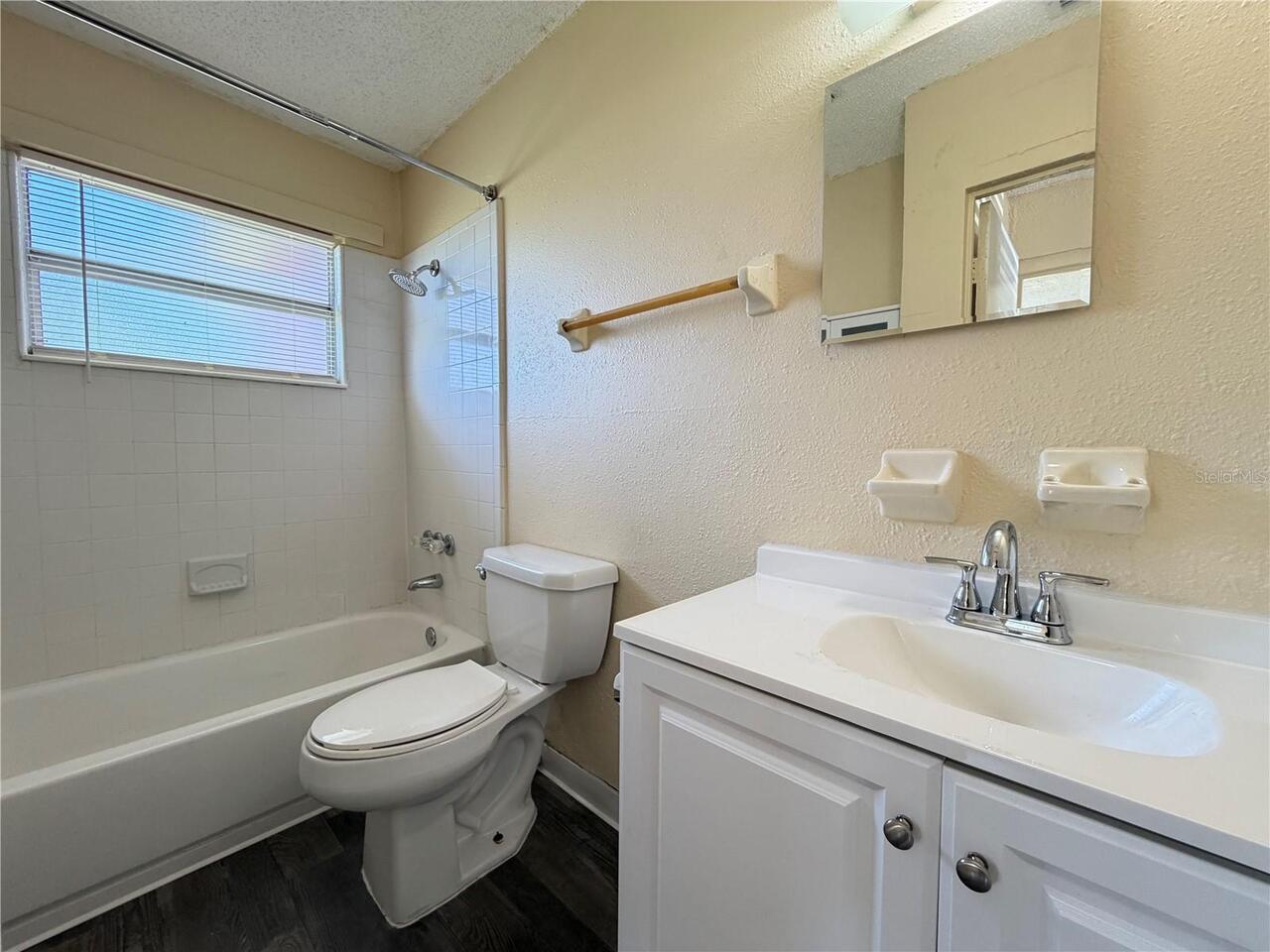 Listing Photo 8