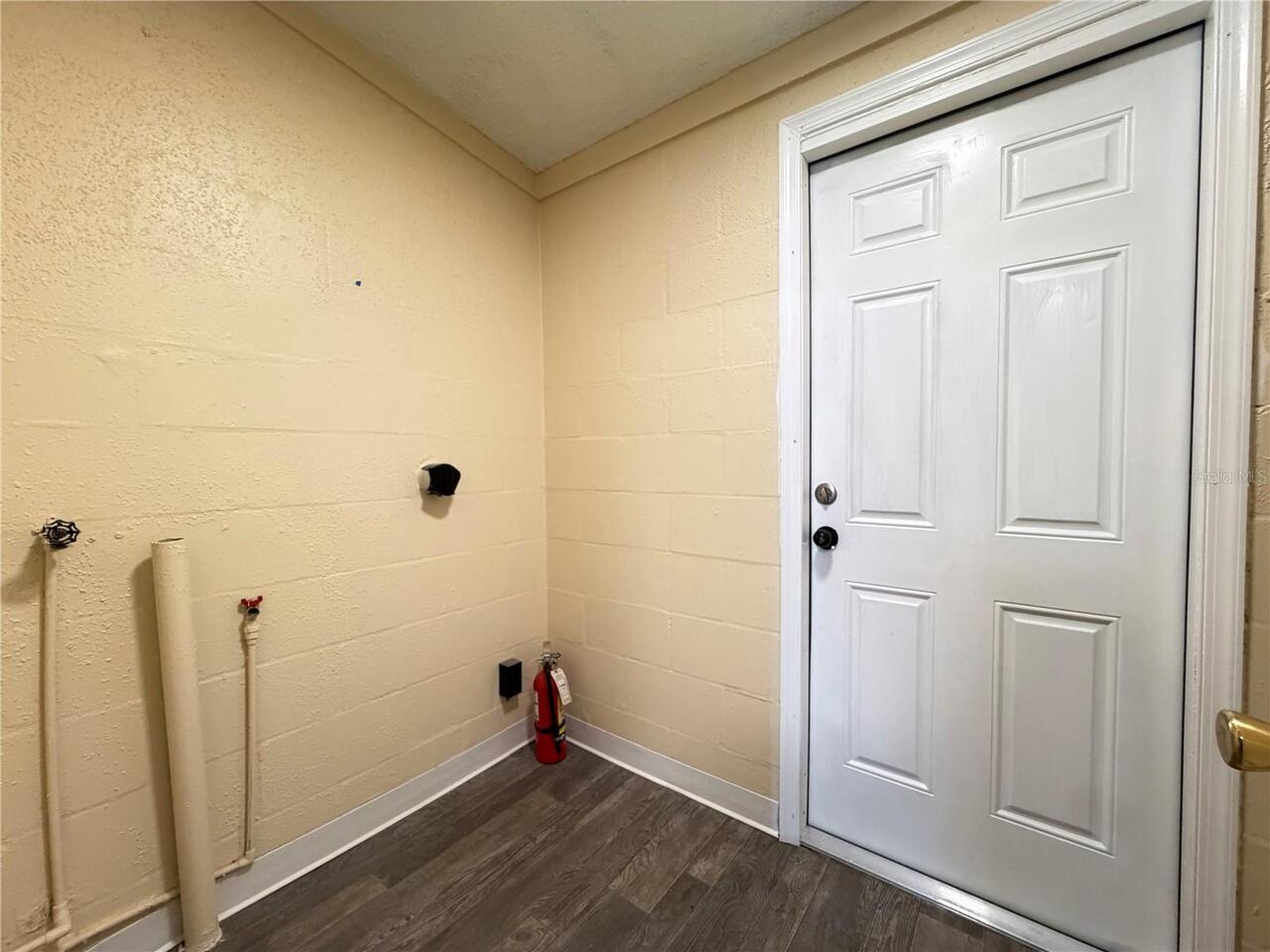 Listing Photo 9