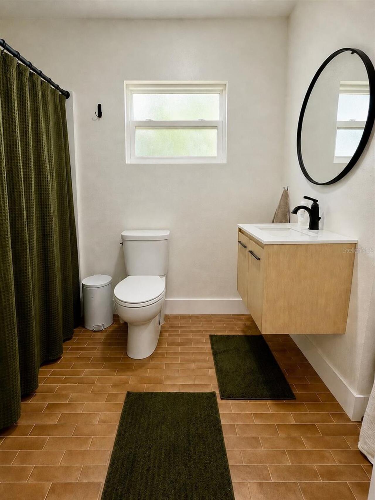 Listing Photo 11