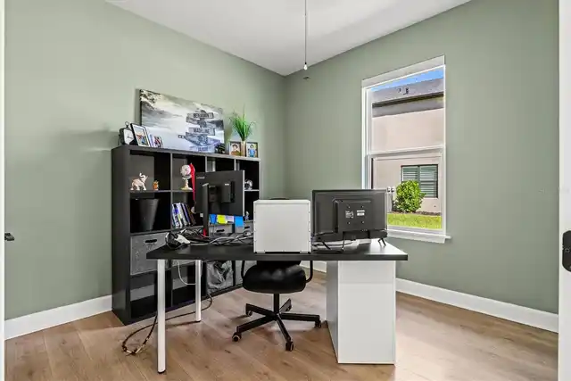 Listing Photo 8