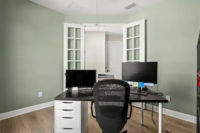 Listing Photo 9