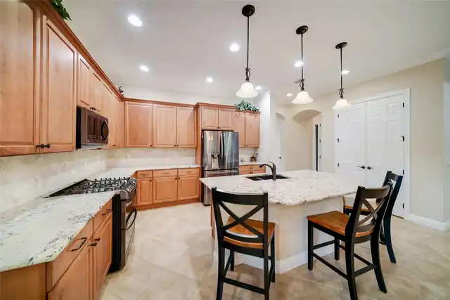 Listing Photo 9