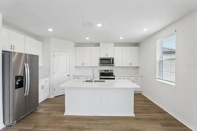 Listing Photo 10