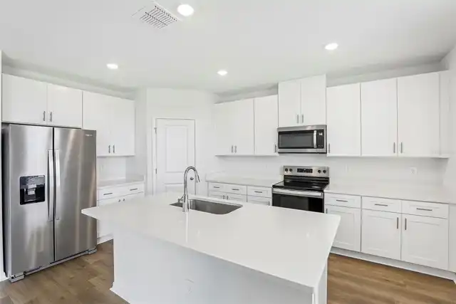 Listing Photo 11