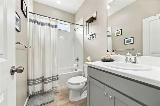 Listing Photo 8