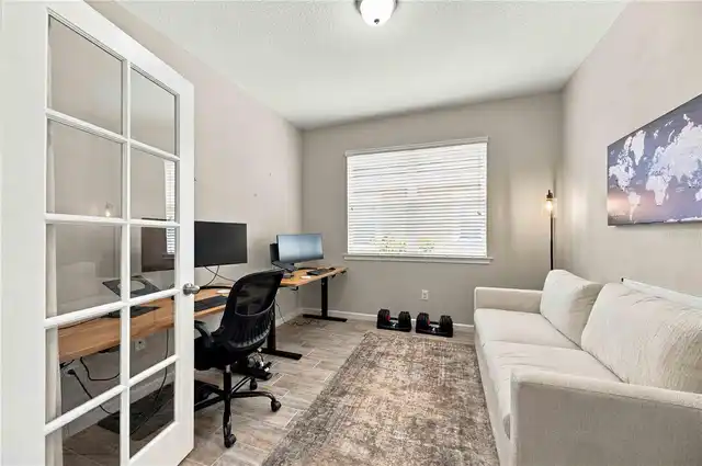 Listing Photo 9