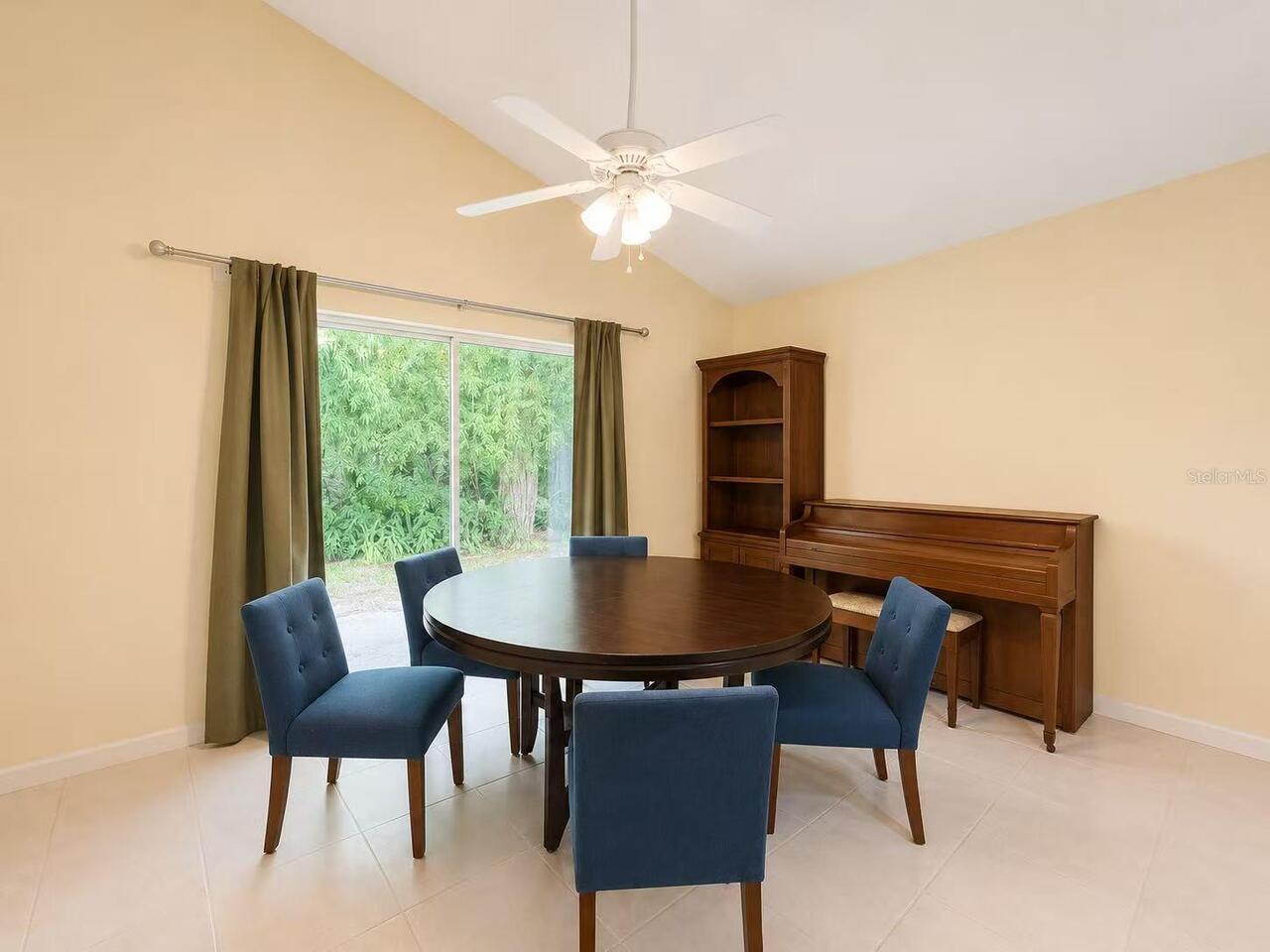 Listing Photo 10