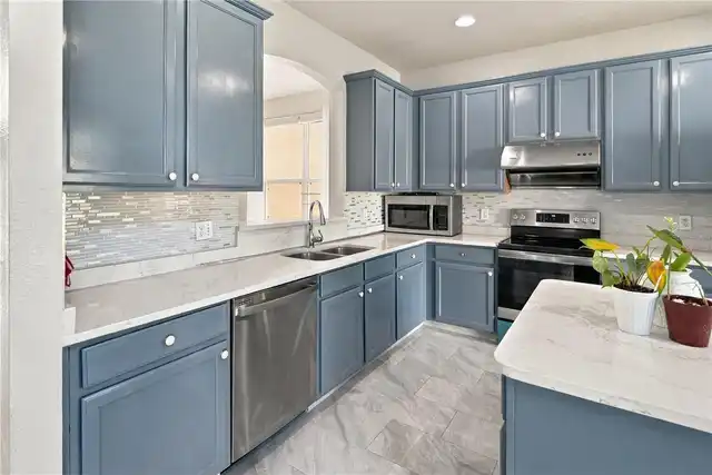 Listing Photo 11