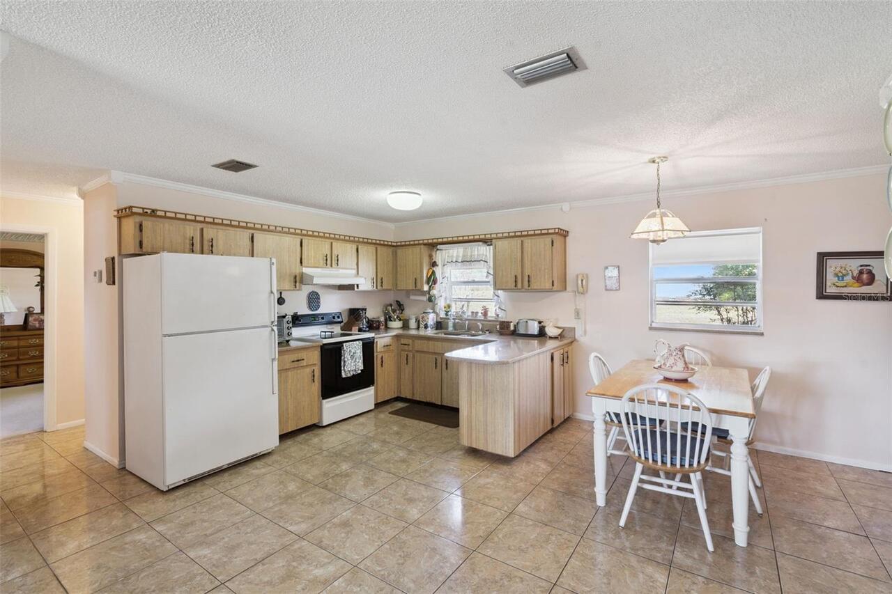Listing Photo 10