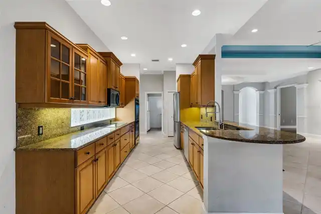 Listing Photo 17