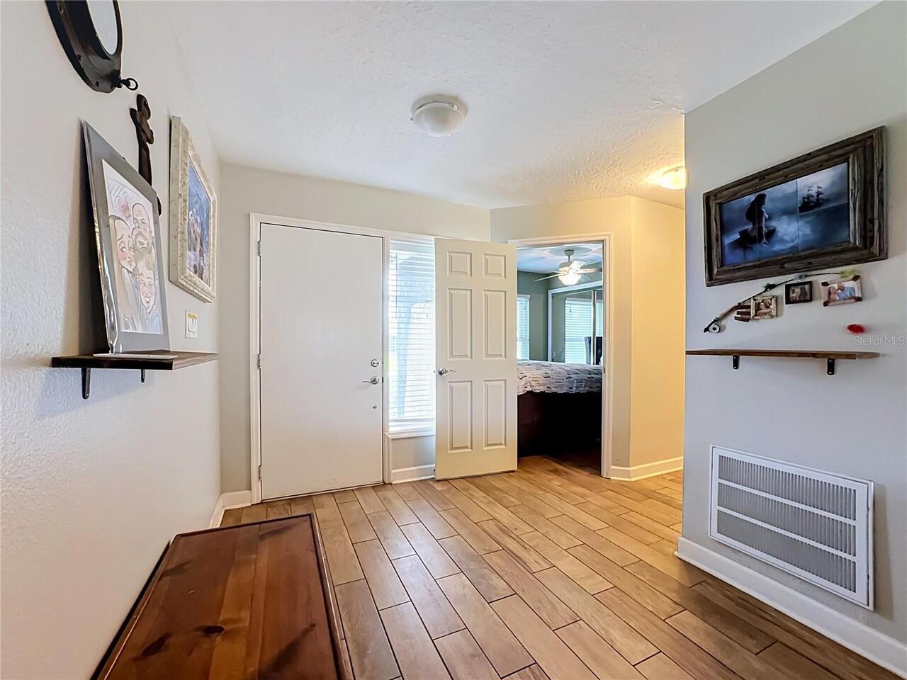 Listing Photo 14