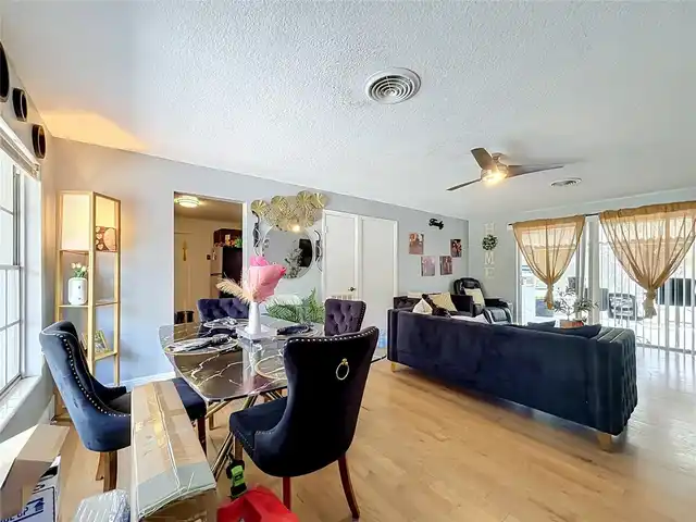 Listing Photo 11