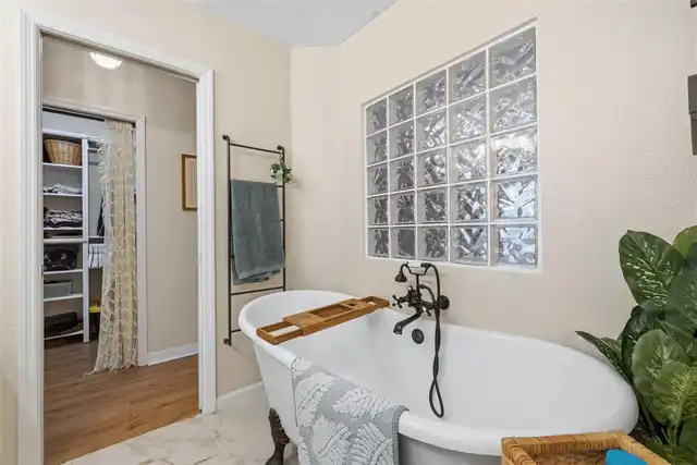Listing Photo 19