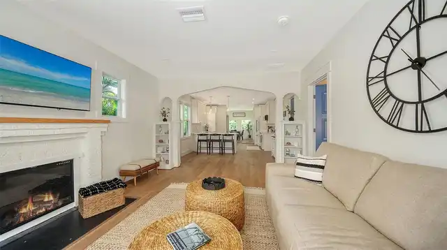 Listing Photo 8
