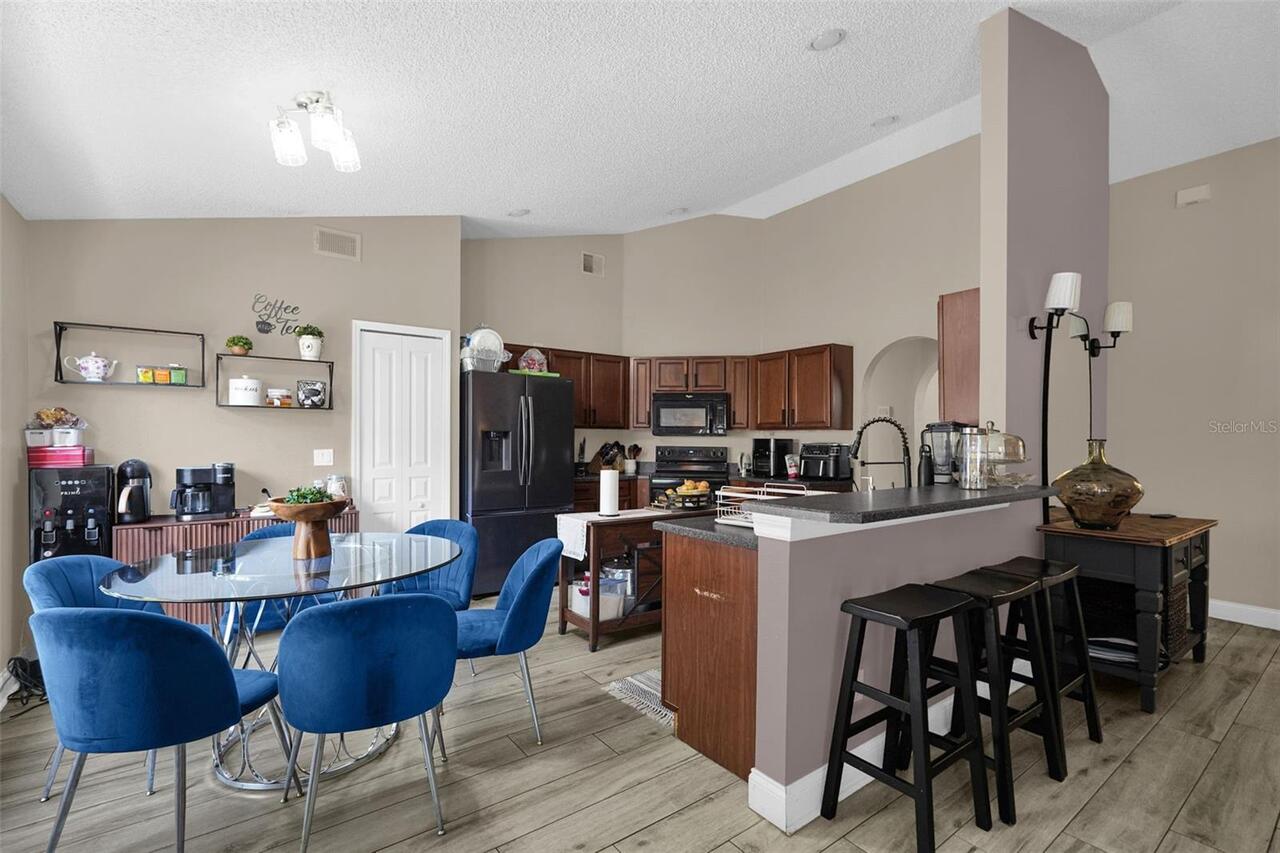 Listing Photo 10