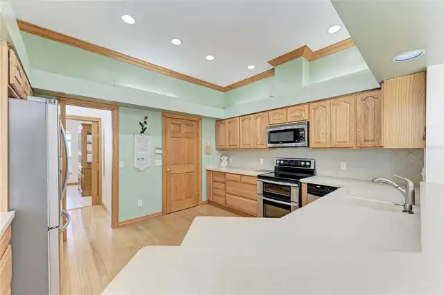 Listing Photo 14