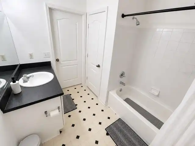 Listing Photo 12