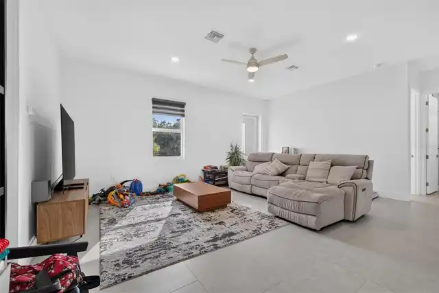 Listing Photo 13