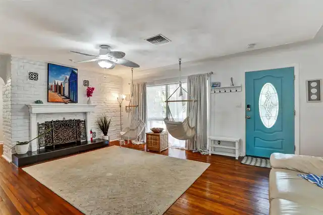 Listing Photo 6