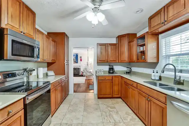 Listing Photo 15