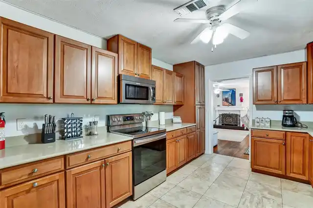 Listing Photo 16