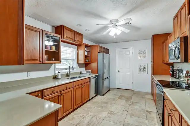 Listing Photo 17