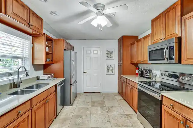 Listing Photo 19
